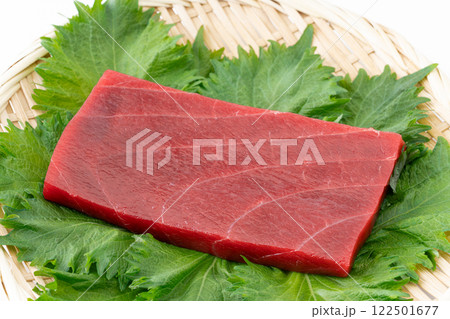 美味しそうな本まぐろの赤身の柵のクローズアップ 122501677