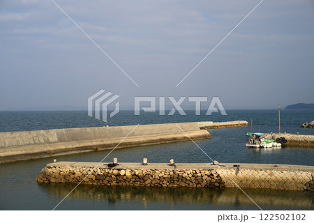 小豆島戸形崎の漁港-1 122502102