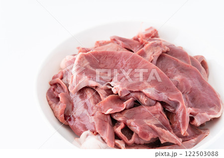 豚ハツ（心臓）のスライスのクローズアップ 122503088