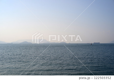 小豆島戸形崎から瀬戸内海を臨む 122503352