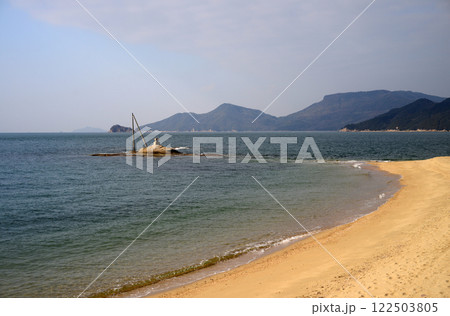 小豆島戸形崎の浜辺-2 122503805