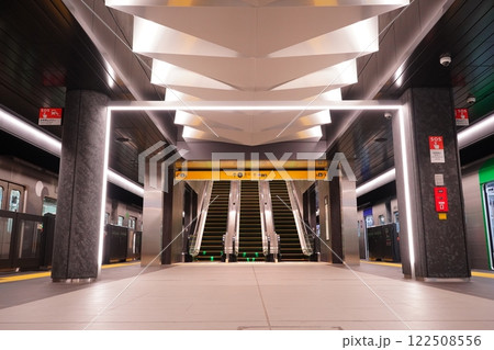 夢洲駅ホーム・天井 夢洲駅ホーム・天井 122508556