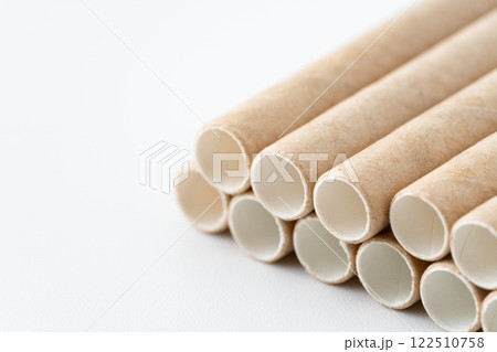 紙ストローのクローズアップ 紙ストローのクローズアップ 122510758