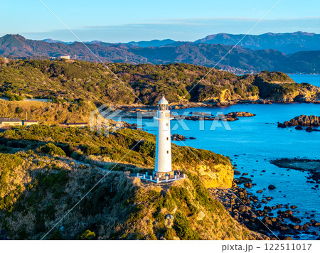 爪木埼灯台の夜明け（静岡県下田市） 122511017