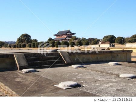 奈良市西部世界遺産の平城宮跡に復元された朱雀門 122511612