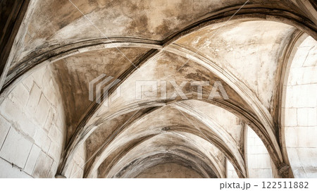 Complex arch in ancient stone 122511882