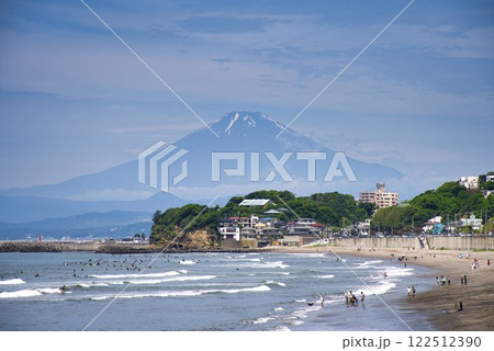 【鎌倉市】七里ヶ浜から眺める富士山 122512390