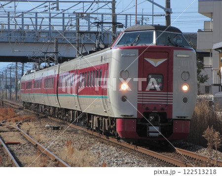 中庄駅を通過する381系の特急やくも 中庄駅を通過する381系の特急やくも 122513218