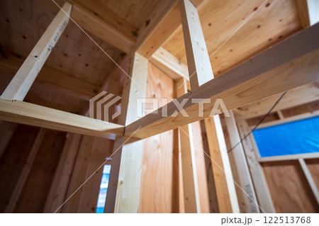 木造二階建て住宅の構造 122513768
