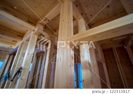 木造二階建て住宅の構造 122513817