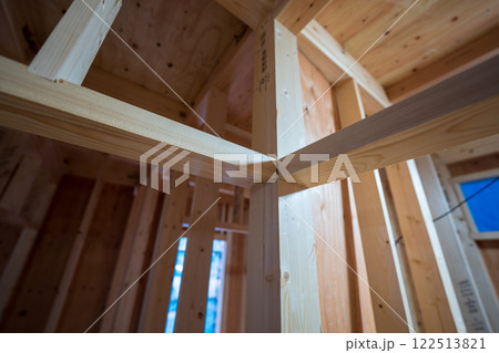 木造二階建て住宅の構造 122513821