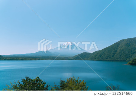 本栖湖からの富士山景① 122514660