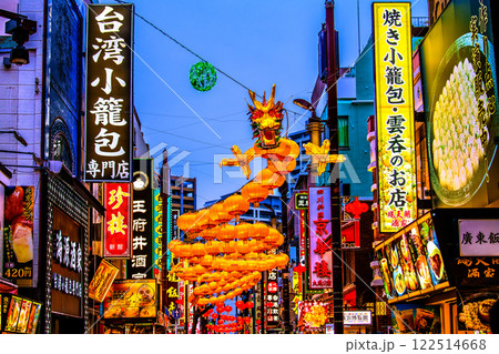 日本の横浜都市景観2月…2025春節燈花。中華街大通りや龍のランタンなどを望む…新時代へ＝2月1日 122514668