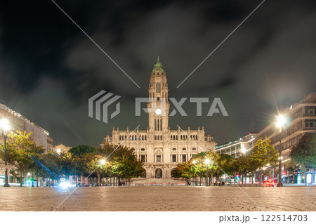 ポルトガル第二の都市ポルトのとても美しい夜景 122514703