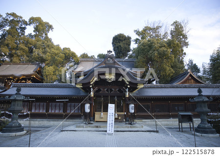 今宮神社　早朝の静寂に包まれる本社2 122515878