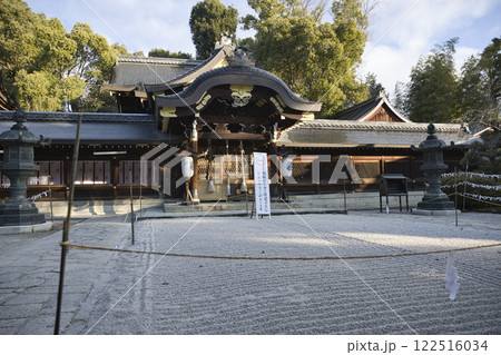 今宮神社　朝日に照らされ荘厳な雰囲気の本社13 122516034