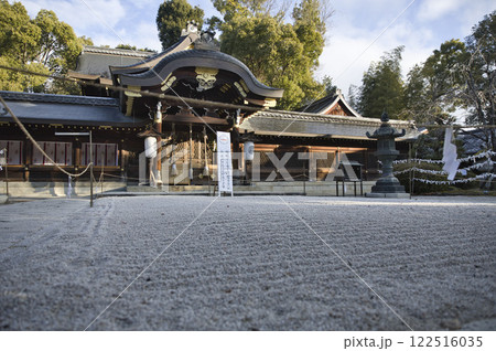 今宮神社　朝日に照らされ荘厳な雰囲気の本社14 122516035
