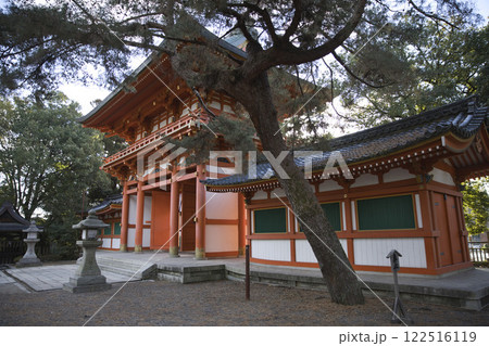 今宮神社　参道から見る楼門3 122516119