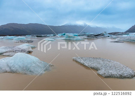 Heinabergslon glacial lake in Svinafellsjokull National Park in the east of Iceland. Heinabergslon glacial lake in Svinafellsjokull National Park in the east of Iceland. 122516892