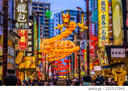 日本の横浜都市景観2月…2025春節燈花。中華街大通りや龍のランタンなどを望む…新時代へ=2月1日 日本の横浜都市景観2月…2025春節燈花。中華街大通りや龍のランタンなどを望む…新時代へ=2月1日 122517042