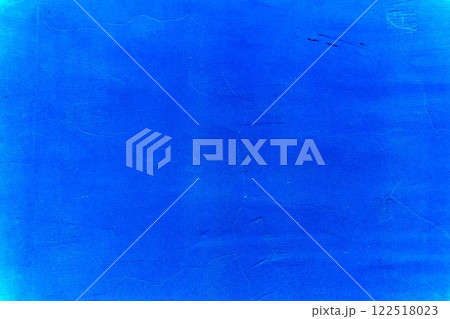 Wall texture with shabby plaster. The surface of a white stone wall. 122518023