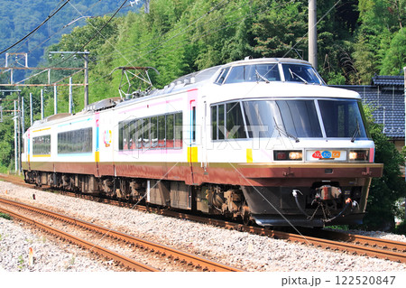 パノラマ前面展望が人気だった「NO.DO.KAジョイフルトレイン」 122520847