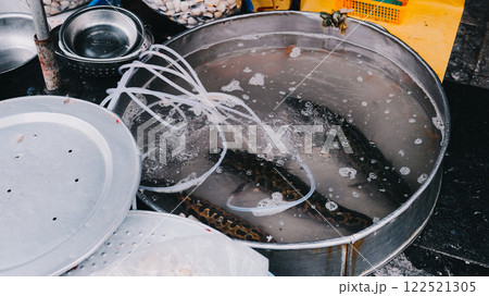 Vibrant Fresh Seafood Display at Local Market Featuring a Variety of Oceanic Delicacies 122521305