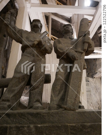 ヴィエリチカ岩塩坑のミハウォヴィツェの間（ポーランド） 122522706