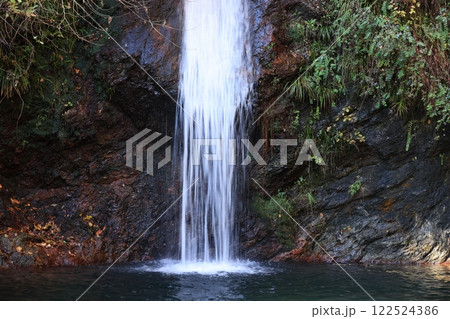 埼玉県秩父郡皆野町の名瀑秩父華厳の滝 埼玉県秩父郡皆野町の名瀑秩父華厳の滝 122524386