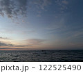 海に沈む夕日 122525490