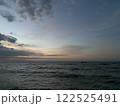 海に沈む夕日 122525491