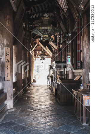 [長谷寺]奈良の有名パワースポットとして有名なお寺の本堂 122526512