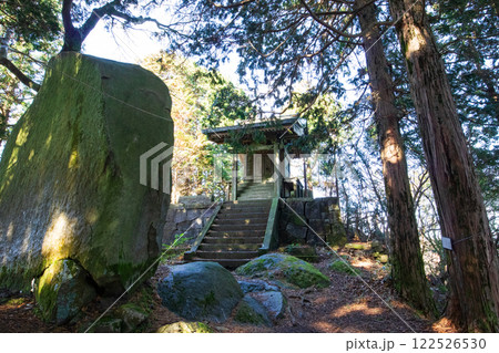 加波山山頂にある加波山神社本宮の祠 122526530