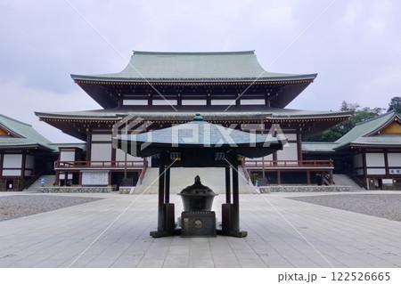 多彩な魅力の千葉（成田山新勝寺の大本堂。真言宗智山派の仏教寺院で本尊は不動明王「成田のお不動さん」） 122526665