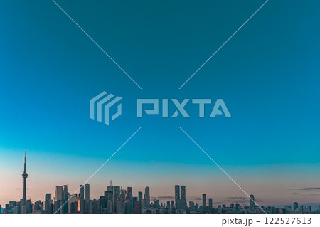 トロントの空と湖 122527613