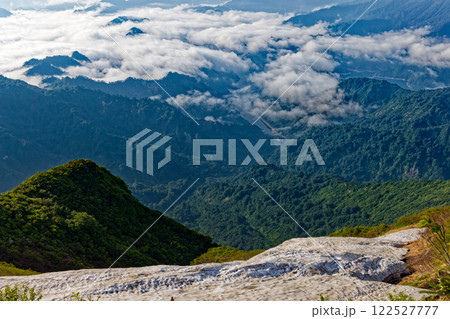 浅草岳山頂から見る田子倉湖の雲海 浅草岳山頂から見る田子倉湖の雲海 122527777