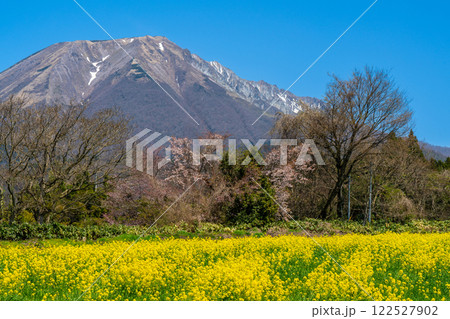 【日本百名山】添谷から見た春の大山9　鳥取県西伯郡伯耆町 122527902