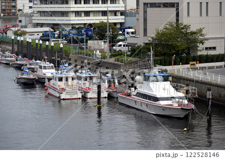 品川埠頭に係留されている警視庁東京湾岸警察署の警備艇 122528146
