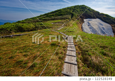 浅草岳山頂を望む 浅草岳山頂を望む 122528149