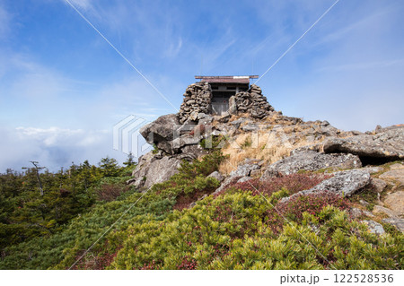 西吾妻山　天狗岩の吾妻神社 122528536