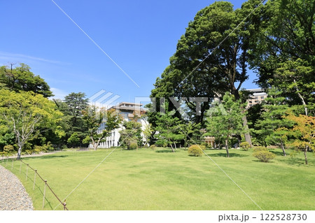 旧岩崎邸庭園の春の風景 122528730