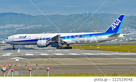 ANA B777伊丹タキシング 122529548