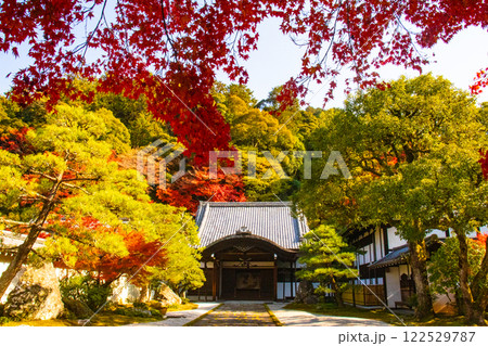 【京都風景】南禅寺　落ち着いた風情のある紅葉 122529787