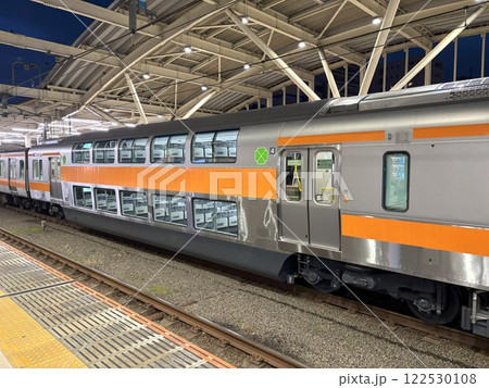 中央線のグリーン車 122530108