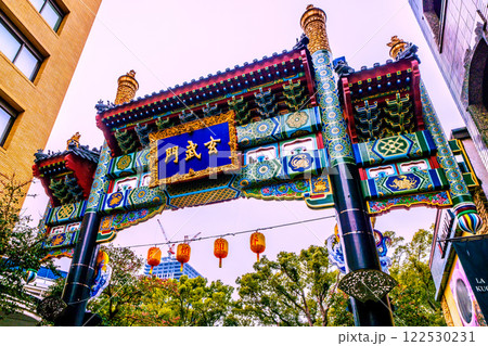 日本の横浜都市景観2月玄武が登場した横浜中華街・玄武門。左奥にベースゲート横浜関内タワー=1日 日本の横浜都市景観2月玄武が登場した横浜中華街・玄武門。左奥にベースゲート横浜関内タワー=1日 122530231