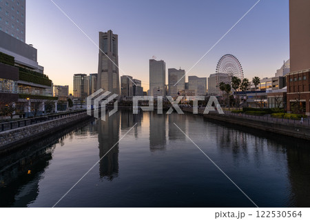 《神奈川県》横浜みなとみらい全館点灯・タワーズミライト 《神奈川県》横浜みなとみらい全館点灯・タワーズミライト 122530564