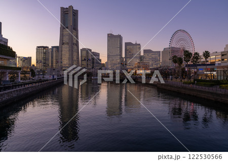 《神奈川県》横浜みなとみらい全館点灯・タワーズミライト 《神奈川県》横浜みなとみらい全館点灯・タワーズミライト 122530566