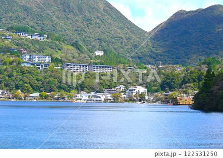 箱根　芦ノ湖の景色 122531250