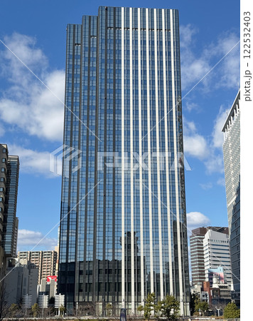 大阪地方検察庁などが入る大阪中之島合同庁舎（大阪市福島区福島） 122532403