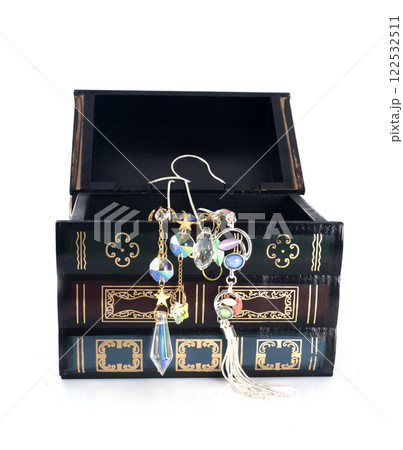 books in studio 122532511